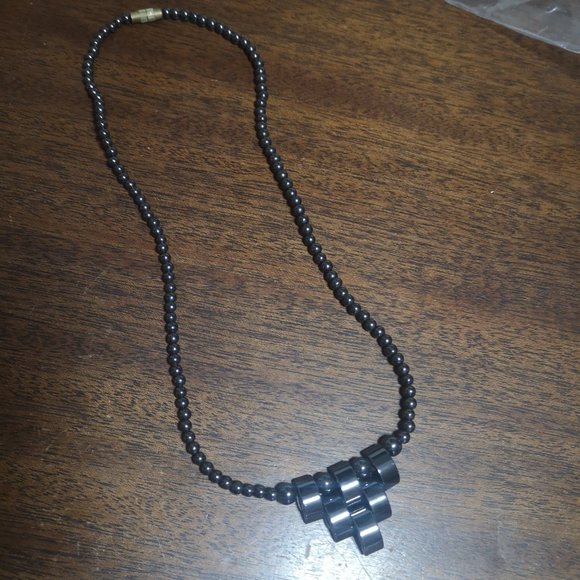 Gray Metallic-look Hematite Necklace - Picture 4 of 6
